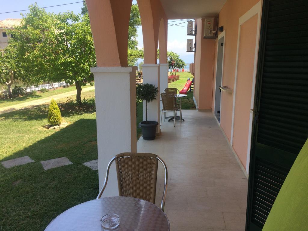 Kávos Biscoutsis Apartments & Studios المظهر الخارجي الصورة